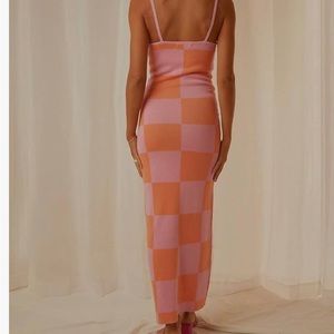Checkered pink/tan dress.